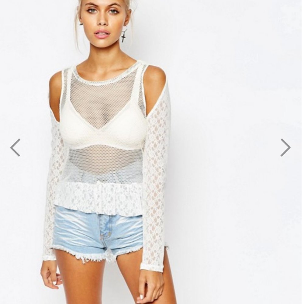 The ragged priest lace cold shoulder cut out top